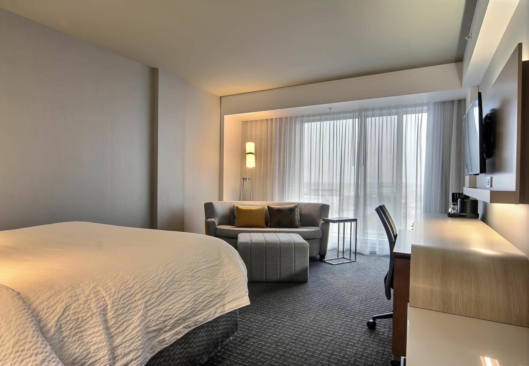 Courtyard By Marriott Quebec City Hotel Bagian luar foto